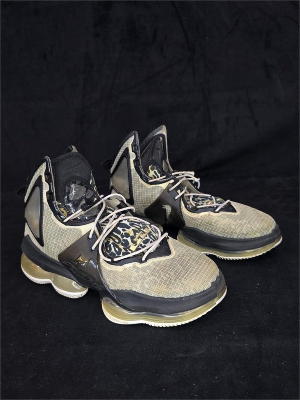 Nike LeBron 19 Low "Leopard" Basketball Shoes – Men's Size 9.5